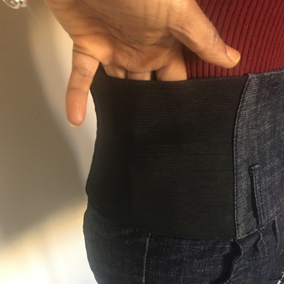 🚨5/$20 Sexy high-waisted dark denim zip-up shorts - Picture 5 of 14